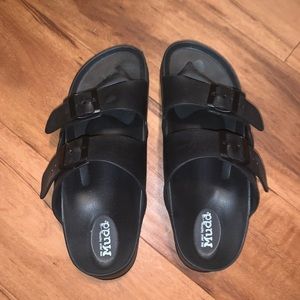 Size Large (9/10) Birkenstock Style Mudd Sandals